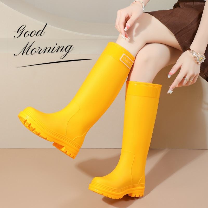 30dbe9af-04d4-49c0-93a8-203a0ccf1bd7_노란색 여성용 키높이 PVC 레인부츠 패션 미끄럼 방지 방수 주방 작업용 부츠.jpg